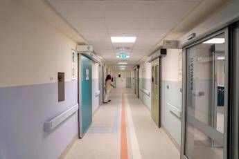 Ragazzo con meningite a Parma, rischio contagio: appello a chi ha viaggiato con lui