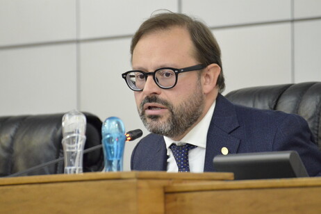 0b3c24116ad2cb39145e557301407032