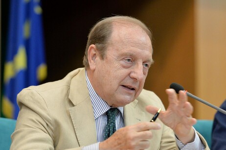 0e68ac15afd0f66bb71d30a7331c4983