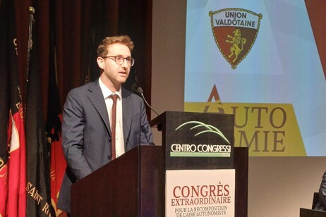 Erosione Comunitaria: La Politica tra Individualismo e Riforme Elettorali