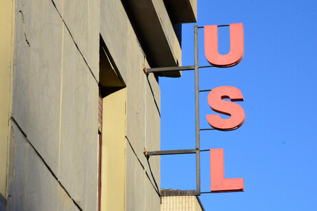 24e2d183c0f84b3023c979dcad4cea39