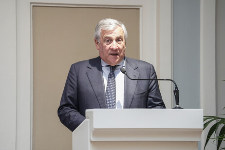 Diplomazia economica: l’Italia punta a 700 miliardi di esportazioni.