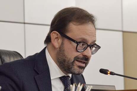 Aggravi Presidente del Consiglio valdostano: un economista al comando.