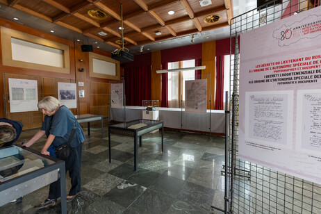 4237b127fa3448bab374e901ad3e12a2