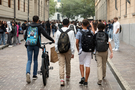 Aosta, Liceo Classico: Accuse Gravi e Indagine in Corso