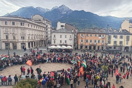 7b4327051f062201f283618371a18052