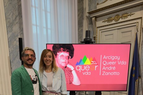 7e32a51ad00a93d4770d98926180672c