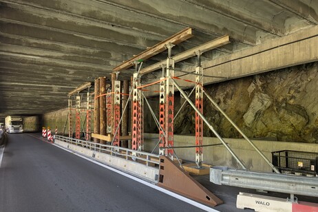 7fc7b17acaefbfeec25e5713c718e729