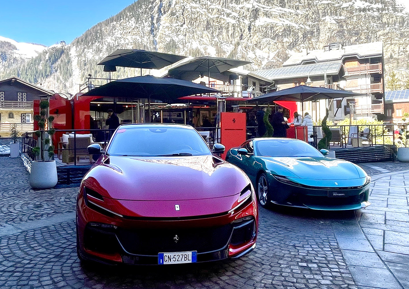 Ferrari-in-Piazza-Brocherel-Courmayeur