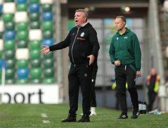 Lituania-valigie-lanciate-in-campo-contro-lallenatore-Vattene