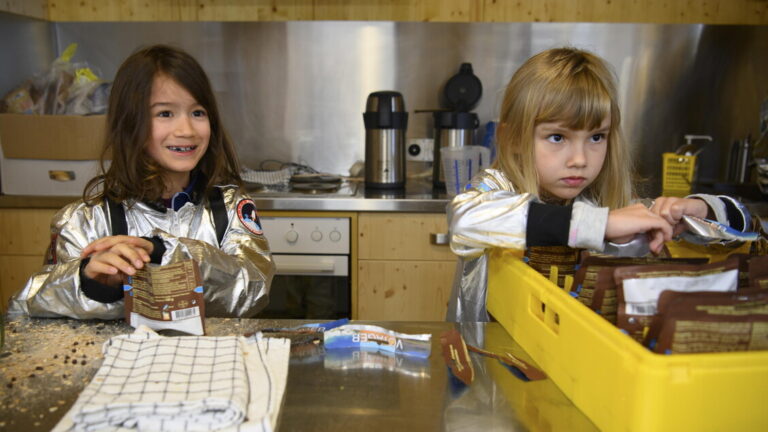 Mostra laboratorio 2025-26: “La Fisica nascosta degli oggetti”