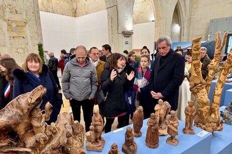 Valle d’Aosta a Arles: i presepi alpini illuminano la tradizione.