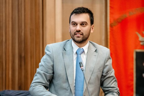 Valle d’Aosta: Carrel all’opposizione, scontro per la nuova Giunta.