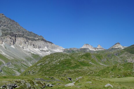 c02cb242912a1b60bbeb465d1dfe6d01