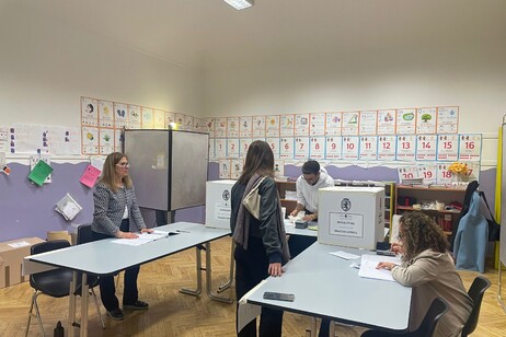 Aosta, primi risultati: coalizione civica in vantaggio, sfida aperta.