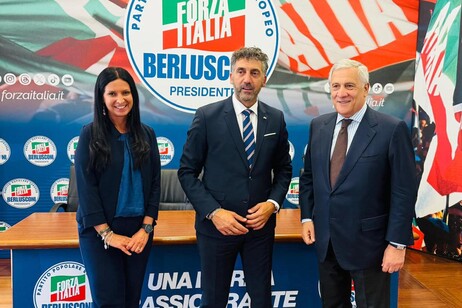 Marco Sorbara rientra in politica: l’ex esponente valdostano aderisce a Forza Italia.