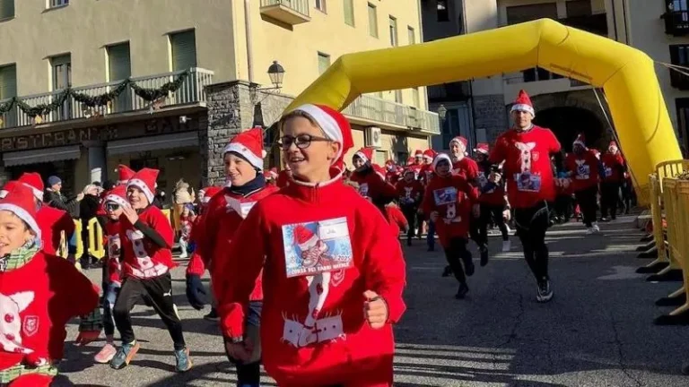 Pont-Saint-Martin, oltre 200 Babbi Natale in corsa per la solidarietà