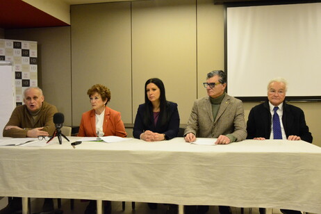 d1d83369b857e4717089e53383c33bad