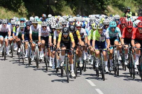 Giro Ciclistico, Incidente Gravissimo: Ciclista in Prognosi Riservata