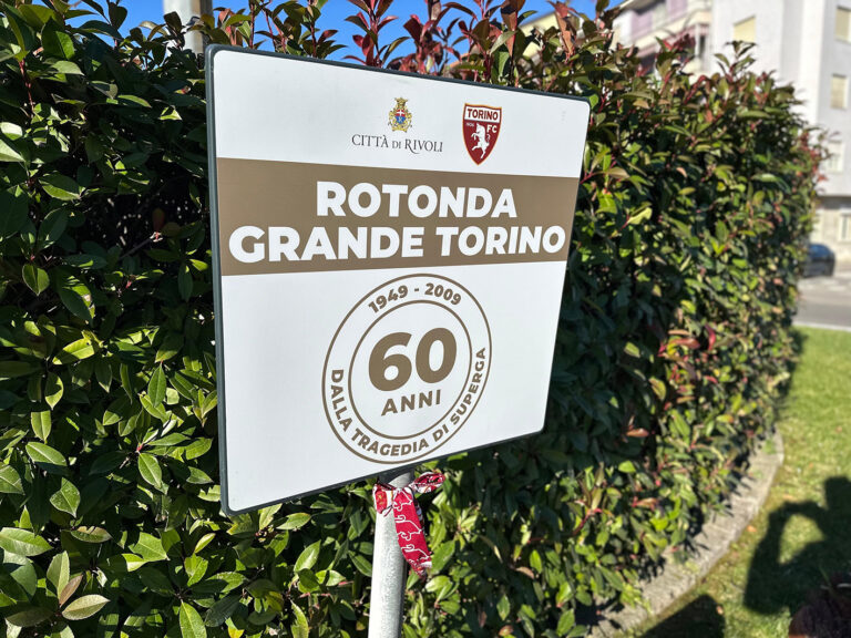 Nuova targa al Grande Torino a Rivoli
