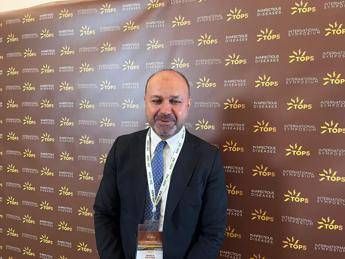 Infettivologo Falcone: “Batteri resistenti in aumento sfida di oggi e domani”