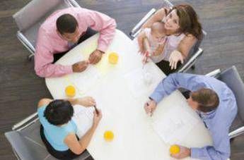 Iwg, lavorare vicino a casa d’estate in modalità ibrida aiuta i genitori a gestire meglio cura figli