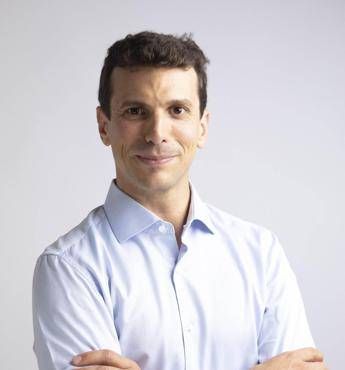 L’esperto: “Stop a benefit che pesano su busta paga, ma contributi extra per spese sanitarie scolastiche e tempo libero”