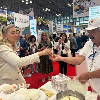 Mozzarella Bufala Campana Dop si promuove a New York, appello per scongiurare dazi