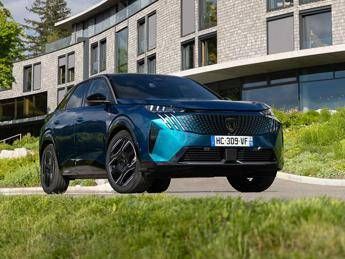 Peugeot E-3008 Dual Motor: trazione integrale per la nuova generazione di SUV