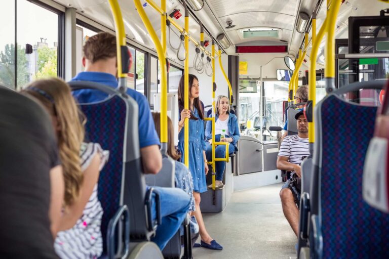 Rivoli sostiene la mobilità con il Bonus Trasporti: contributi agli studenti e biglietti gratuiti per gli over 65