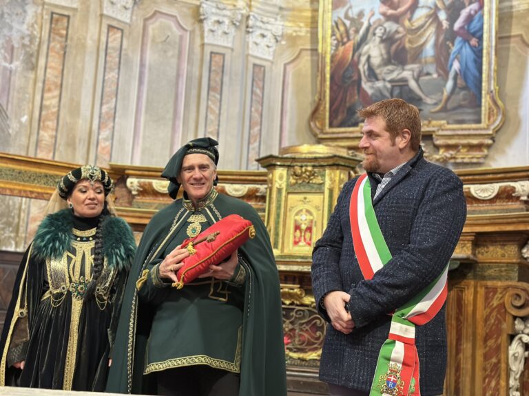 Al via il 72° Carnevale di Rivoli: consegnate le chiavi della Città al Conte Verde
