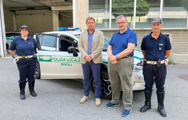Rivoli, sicurezza potenziata: Polizia Locale in servizio serale ogni sabato